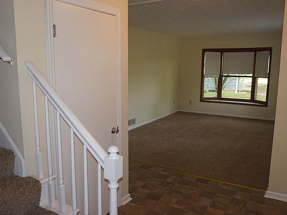 3rd image of 625 Hunt Valley Dr