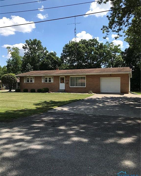 1st image of 821 Lincoln Dr