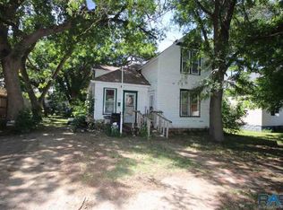 217 N Johnson St, Canton, SD 57013