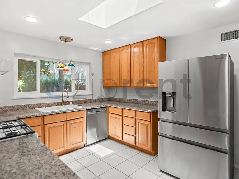 1426 Brookglen Dr — Photo 12
