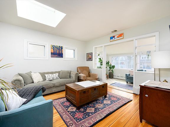 4th image of 642 N Taylor Ave