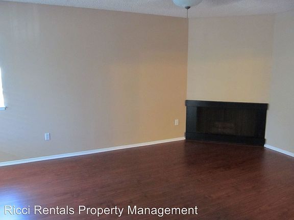 4th image of 316 E Palmdale Ave