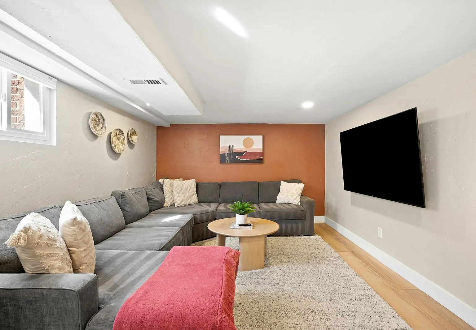 1534 Meade St, Unit B — Photo 1