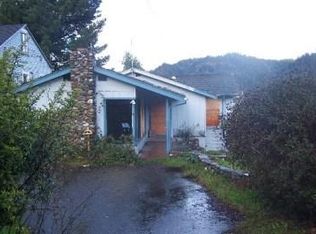 250 Monument Rd, Rio Dell, CA 95562