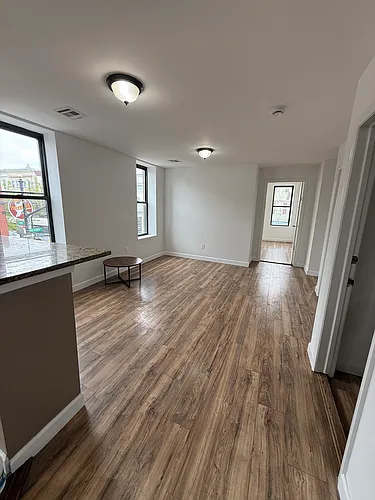 182 Ferry St Photo 1