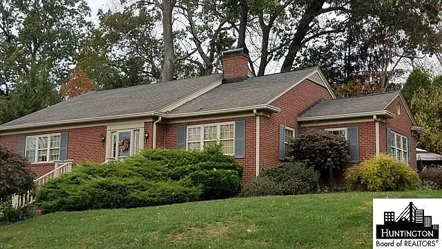 78 Oakwood Rd photo 1