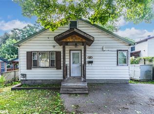 44 Centre St, Barrie, ON L4N3L4