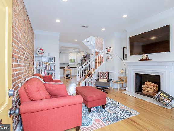 2nd image of 1549 4th St NW