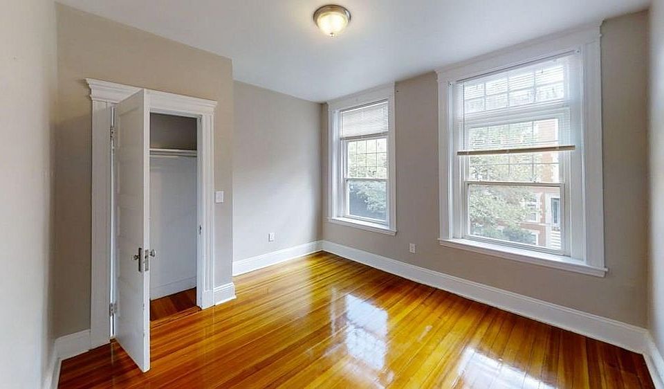 2nd image of 59 Strathmore Rd #3R