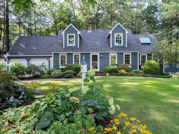 142 Hillside Drive, Henniker, NH 03242