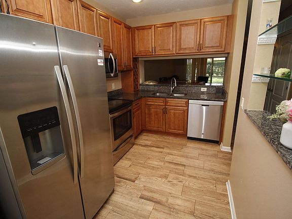 2nd image of 515 Steeplechase Ln #515