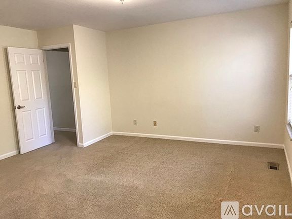 3rd image of 15601 Ferncreek Dr #D