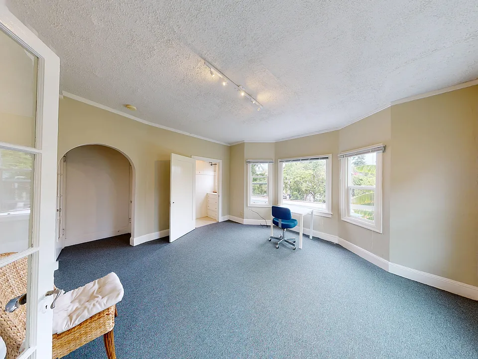 2410 Dwight Way