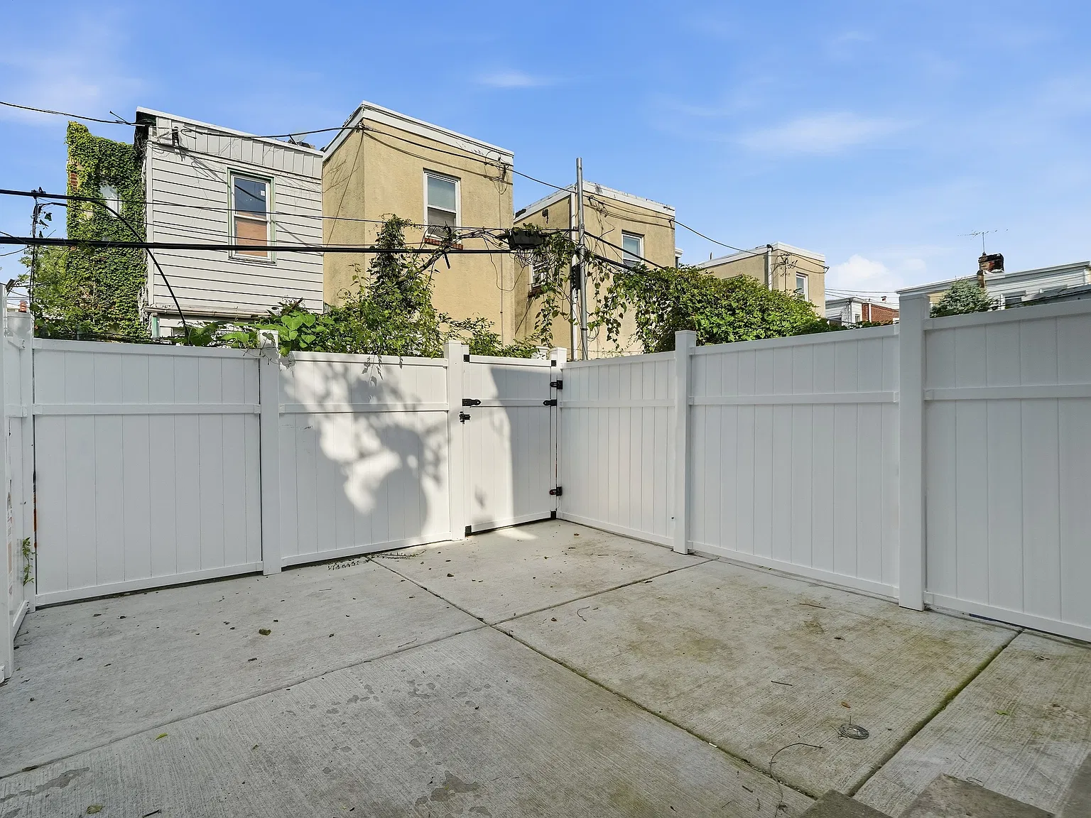 2 bed, 890 sqft, $1,420 — Photo 3
