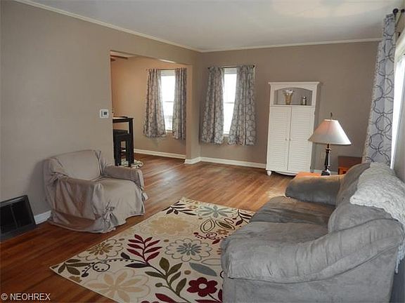3rd image of 329 Firwood Ave