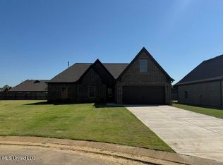6509 Carmel Pointe Dr, Walls, MS 38680