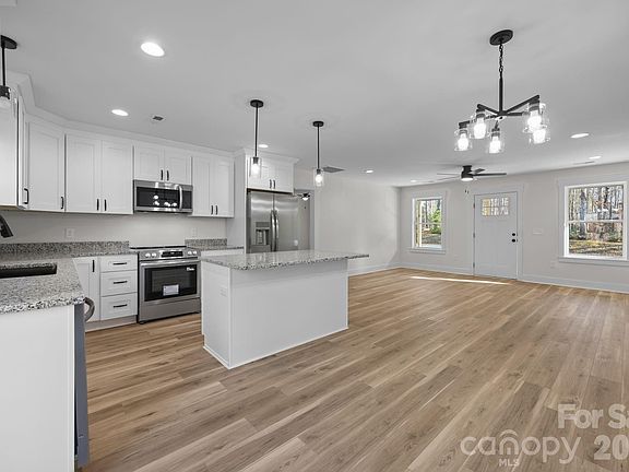 5th image of 2216 Mooresville Rd