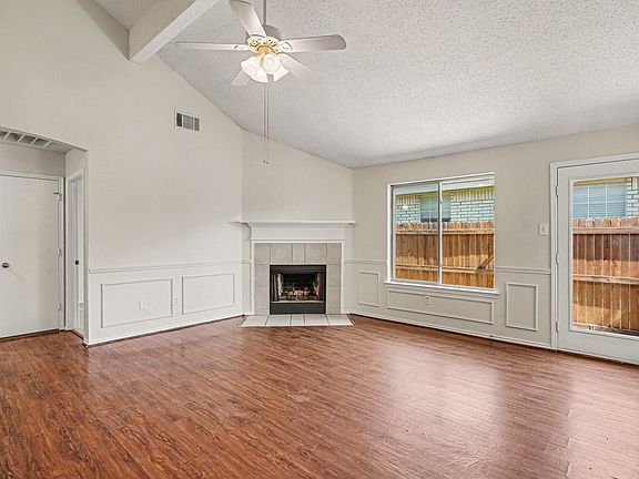 4th image of 2541 Rivers Edge Dr