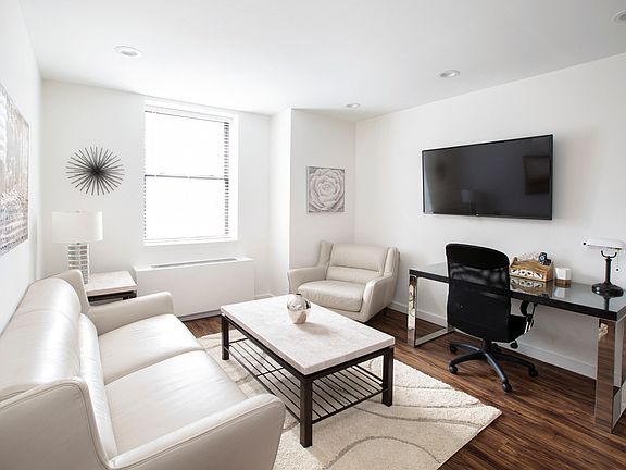 2nd image of 150 W 51st St APT 907