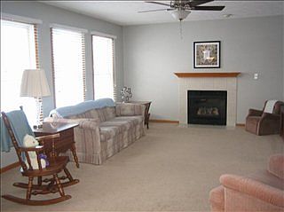 3rd image of 703 Buckeye Ln