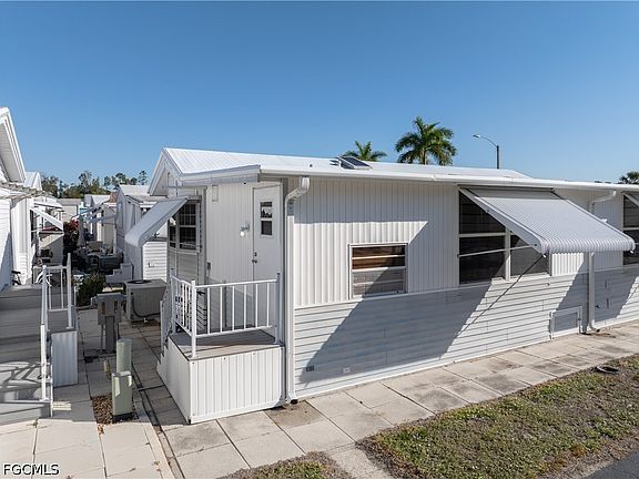 2nd image of 184 Caravan Cir