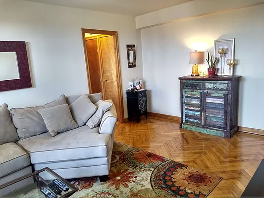 Rented by Harari Realty Corp | media 3