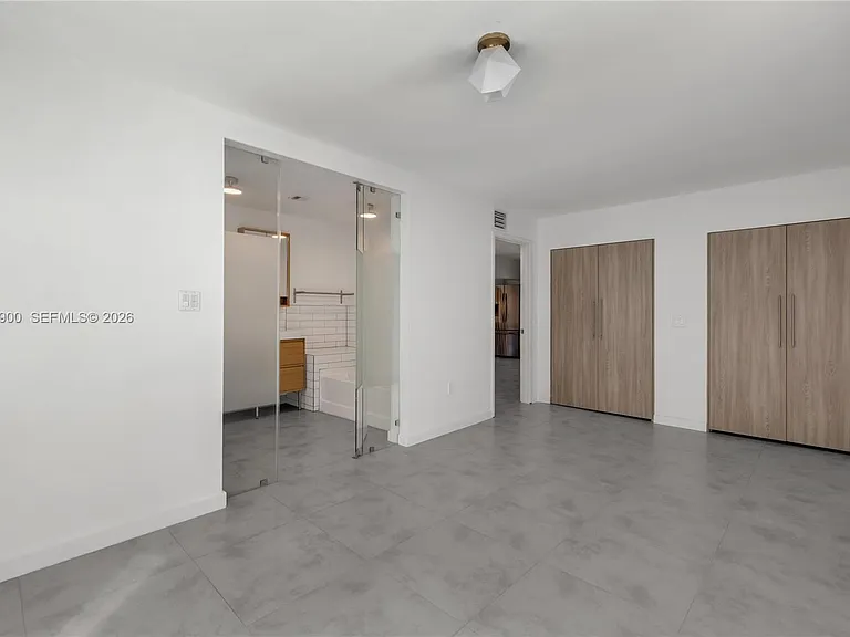 801 NE 118th St — Photo 10