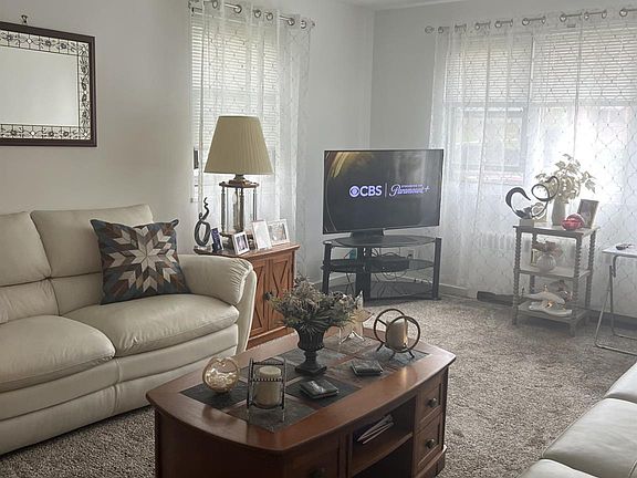 5th image of 154 Martling Avenue #1C