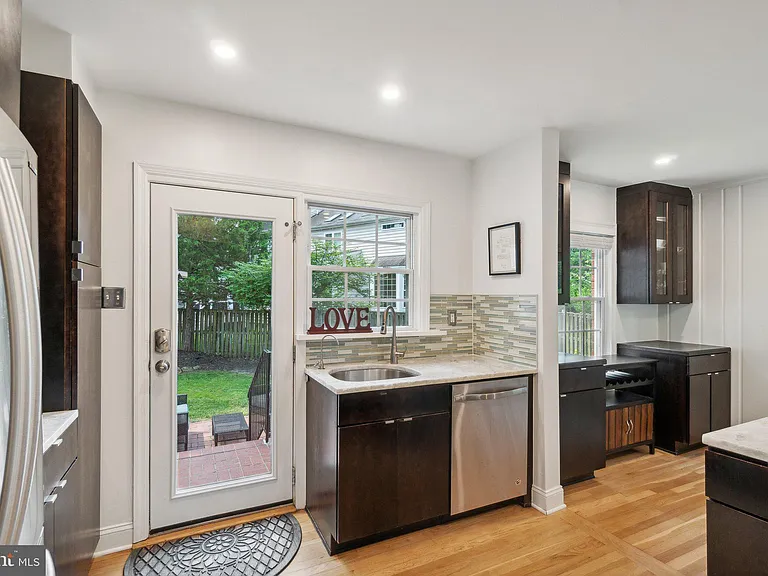 5802 Ryland Dr — Photo 8