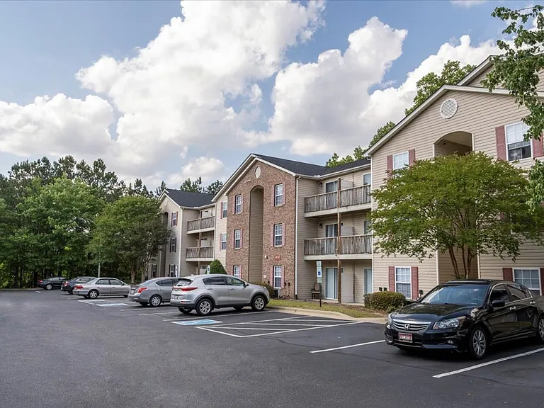 Stoney Ridge Luxury Apartments — Photo 10