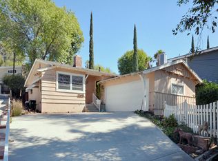 21877 Ybarra Rd, Woodland Hills, CA 91364