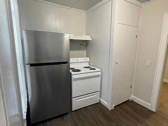 4th image of 1439 NE 28th St