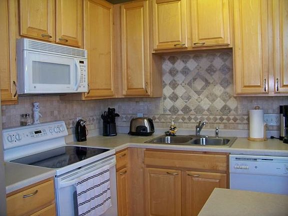 Beautifully Tiled Kitchen