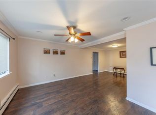 831 Cricket Ln #831, Woodbridge, NJ 07095