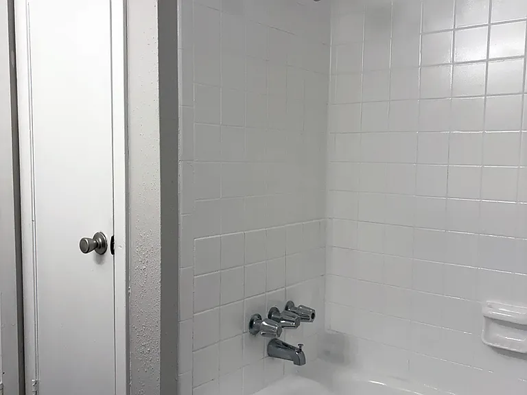 Creeks Edge Apartments — Photo 39