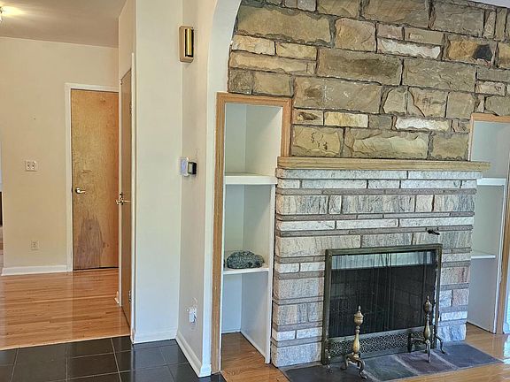 5th image of 655 Laurel Avenue