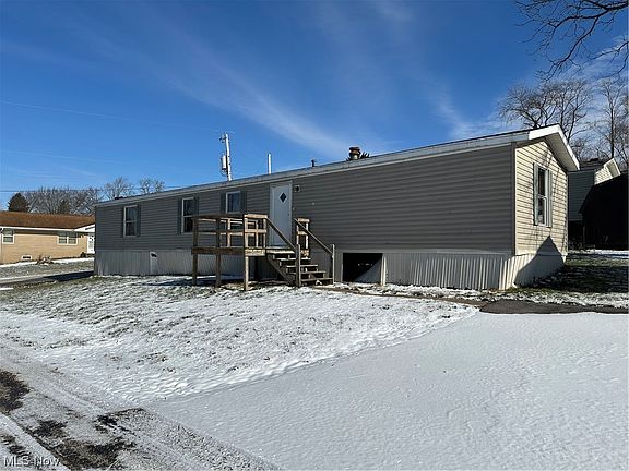 2nd image of 201 Pear St Lot 14