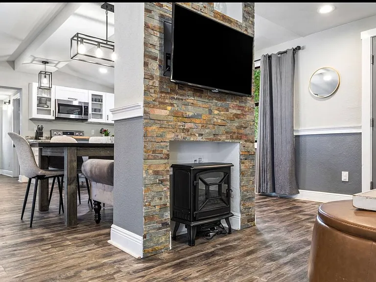 1010 E Knollwood St — Photo 31