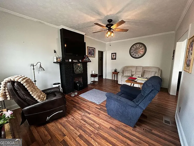 259 N Oliver St #A — Photo 8