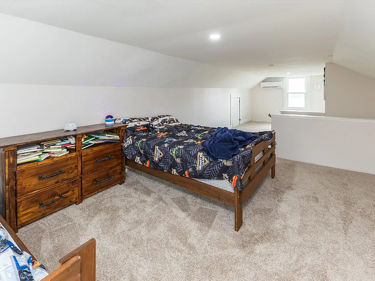 547 W Main St — Photo 6