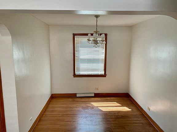 2nd image of 328 32nd Ave