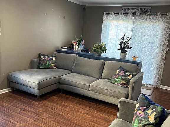 4th image of 195 Kingston Ln