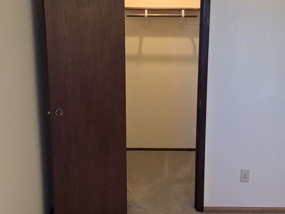 4th image of 1351 Easter Ln