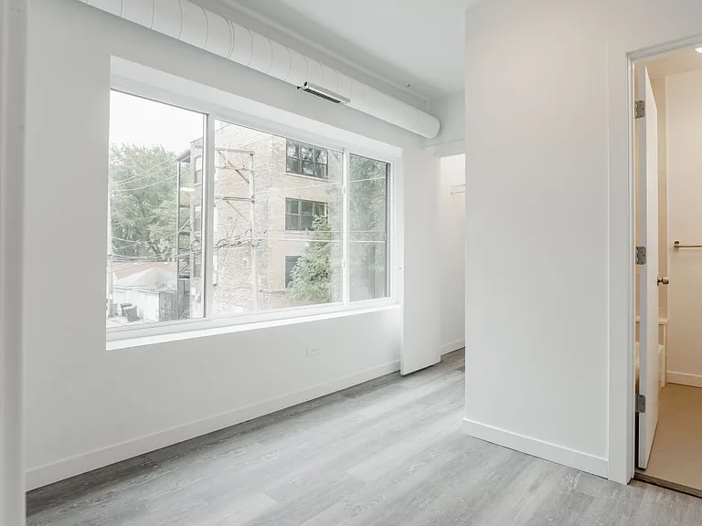 1712 W Glenlake Ave #2E — Photo 6