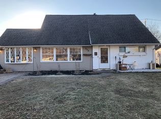205 Kenwood Dr S, Levittown, PA 19055