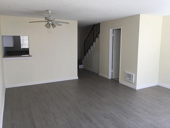 3rd image of 719 N Eucalyptus Ave APT 13C