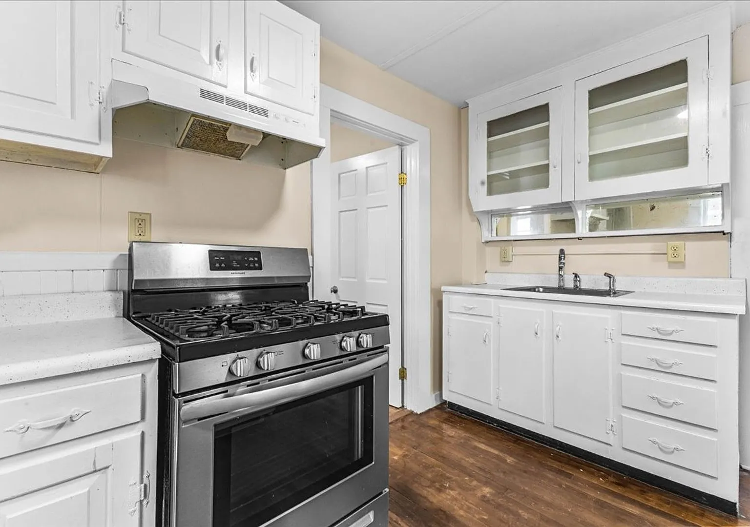 50-52 Howard St — Photo 2