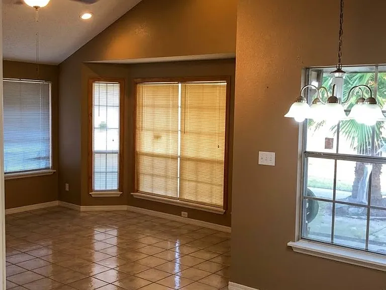 17010 Pastoria Dr — Photo 20