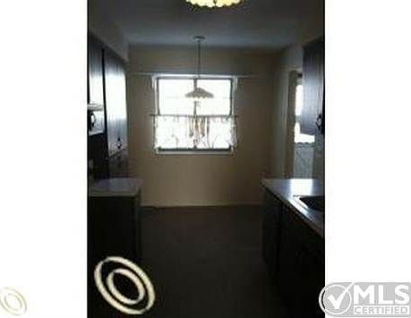 125 Cuttle D23 - kitchen.jpg