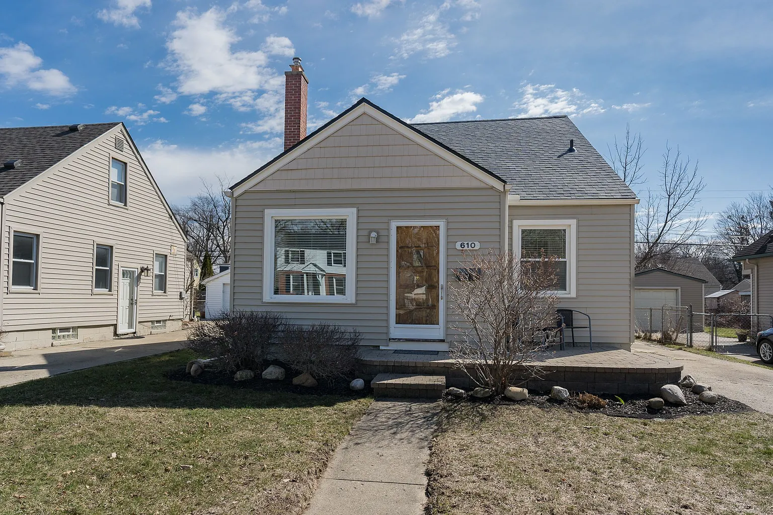 610 N Gainsborough Ave photo 1